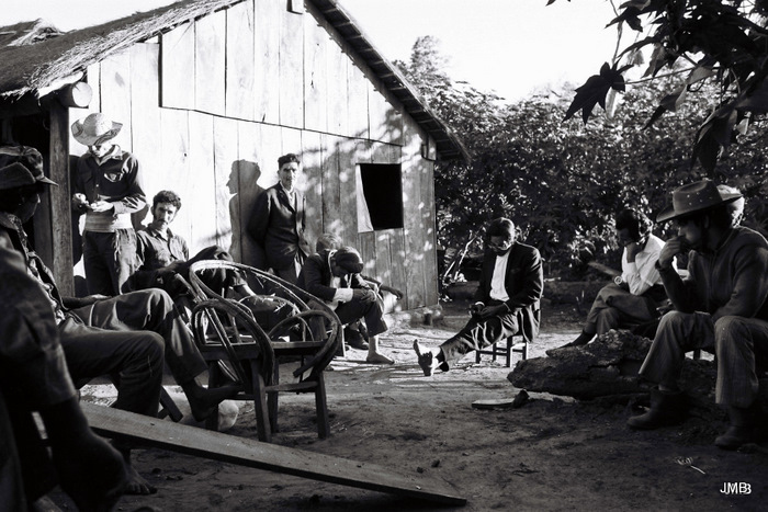 AÑO 1974 - BLANCO Y NEGRO - VIDA CAMPESINA EN PARAGUAY (JOSÉ MARÍA BLANCH)